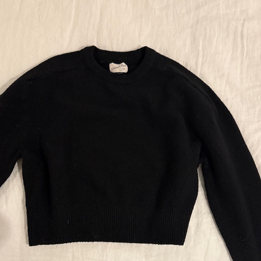 Universal Thread Black Crew Neck Sweater